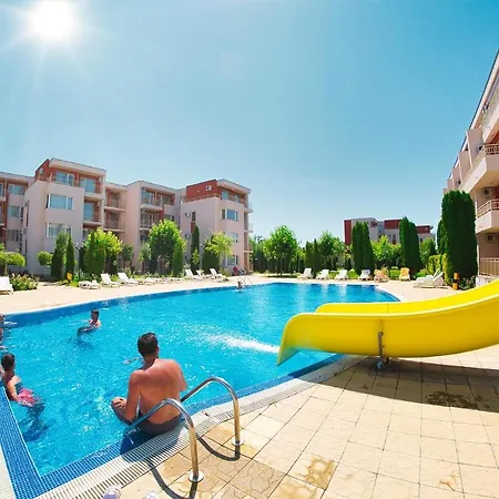 Nessebar Club - Prestige Апартаменти *